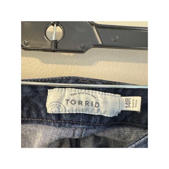 Torrid Dark Blue Jean 14R Boyfriend Style Stretch - Picture 3 of 11
